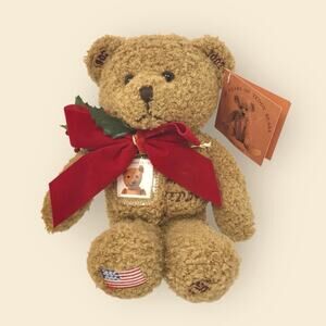 Quarter Bear NWT Christmas Teddy Stamp Bear with Mistletoe & Red Bow 2002